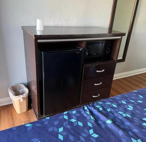 La Cienega Inn Motel