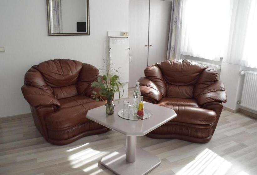 بنسيون Boardinghaus Zu Coburg