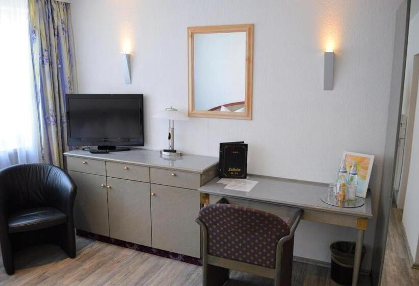 بنسيون Boardinghaus Zu Coburg