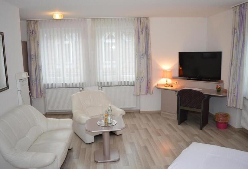 بنسيون Boardinghaus Zu Coburg