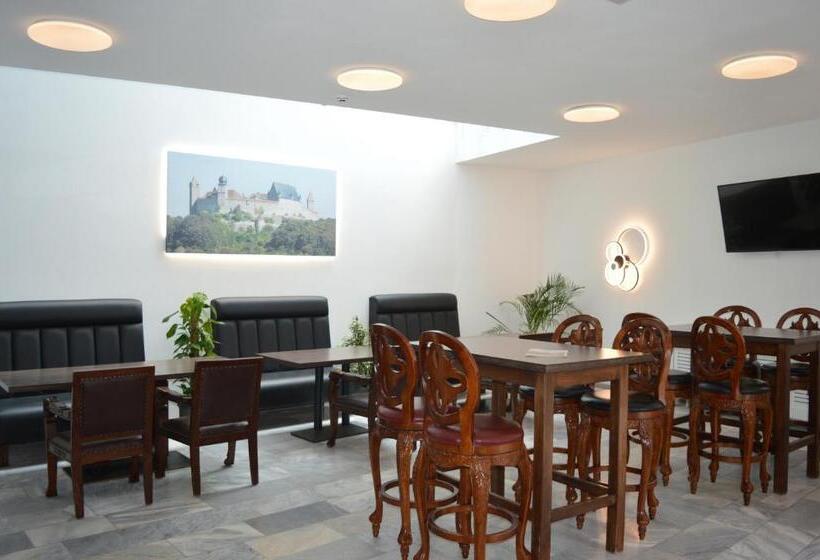 بنسيون Boardinghaus Zu Coburg