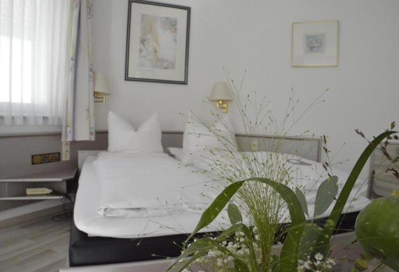 بنسيون Boardinghaus Zu Coburg