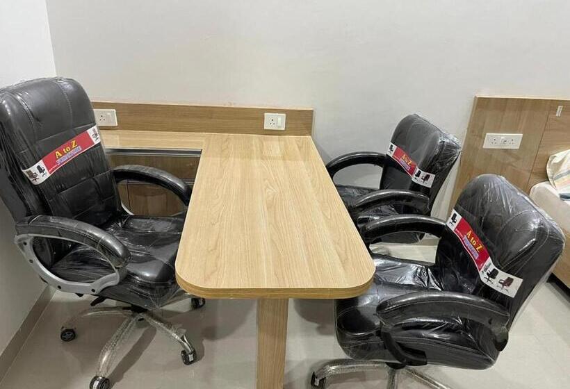 Majatalo Gaur City Centre