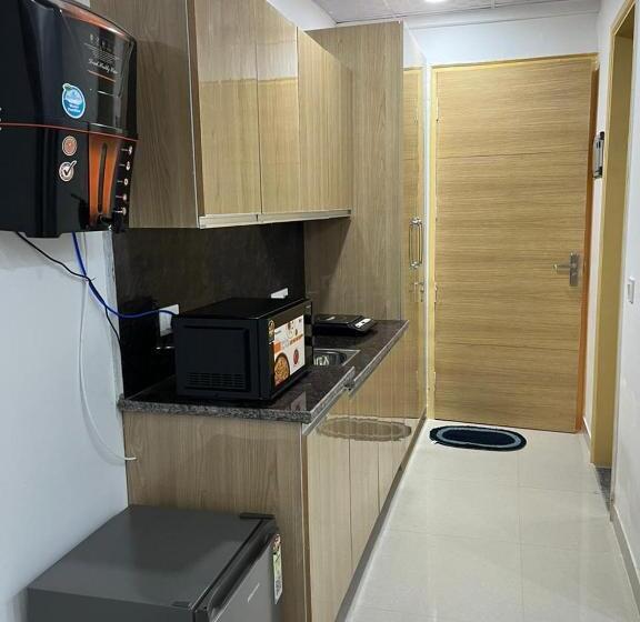 Majatalo Gaur City Centre