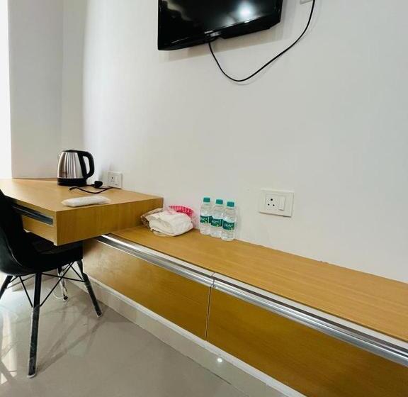 Majatalo Gaur City Centre