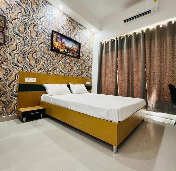 Majatalo Gaur City Centre