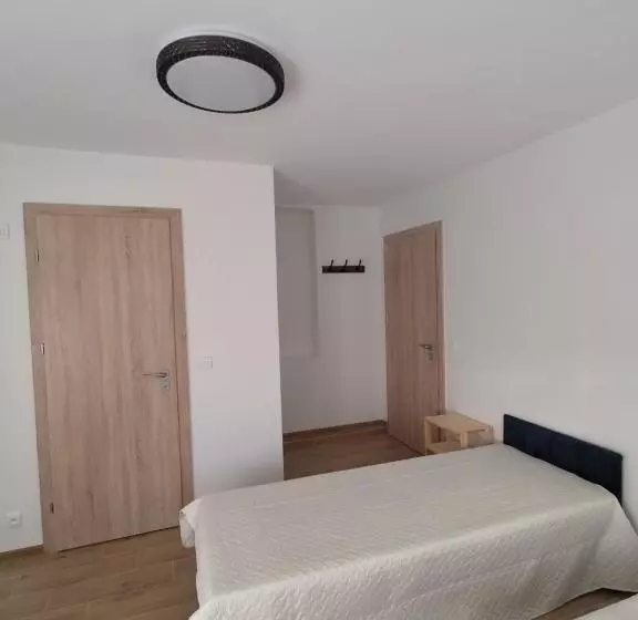 پانسیون Radikiai House