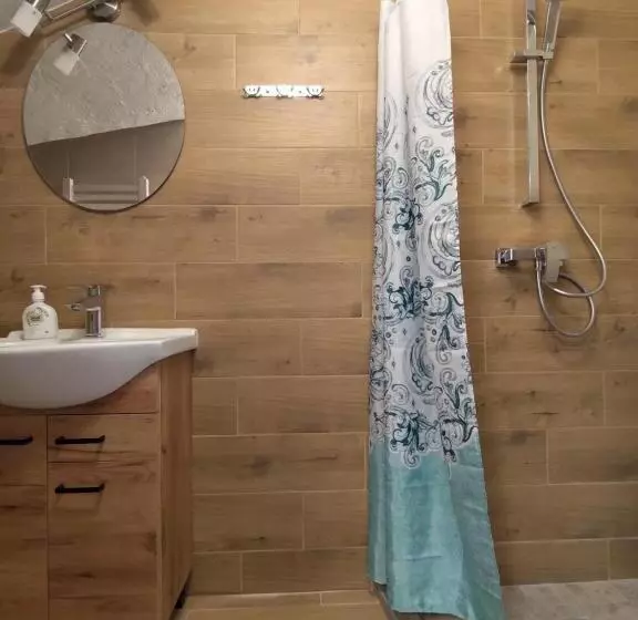 پانسیون Radikiai House