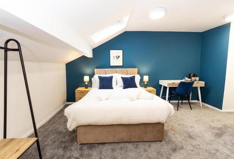 Pension Suite 7   Family Room In The Heart Of Oldham