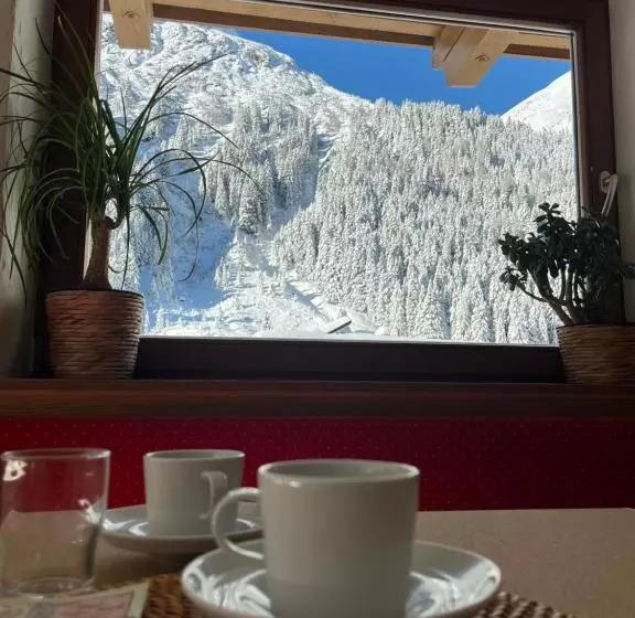 Pension Dorfplatzl Pitztal