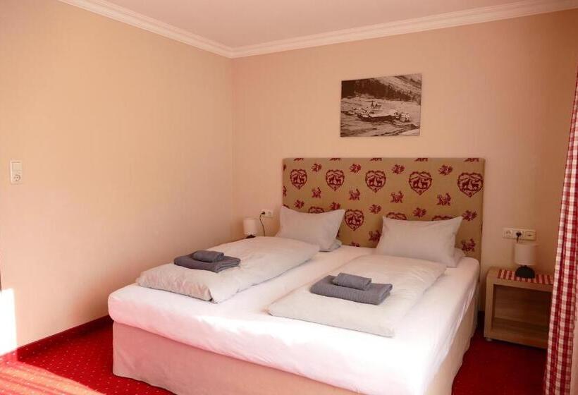 Pension Dorfplatzl Pitztal