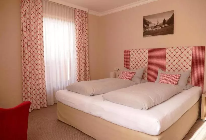 Pension Dorfplatzl Pitztal