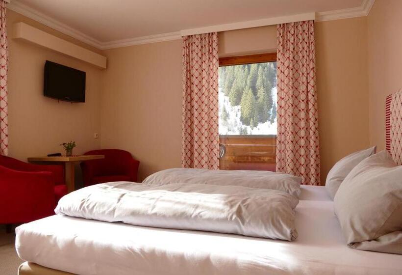 Pension Dorfplatzl Pitztal