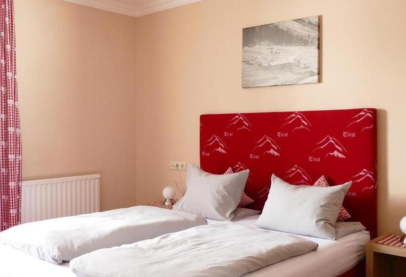 Pension Dorfplatzl Pitztal