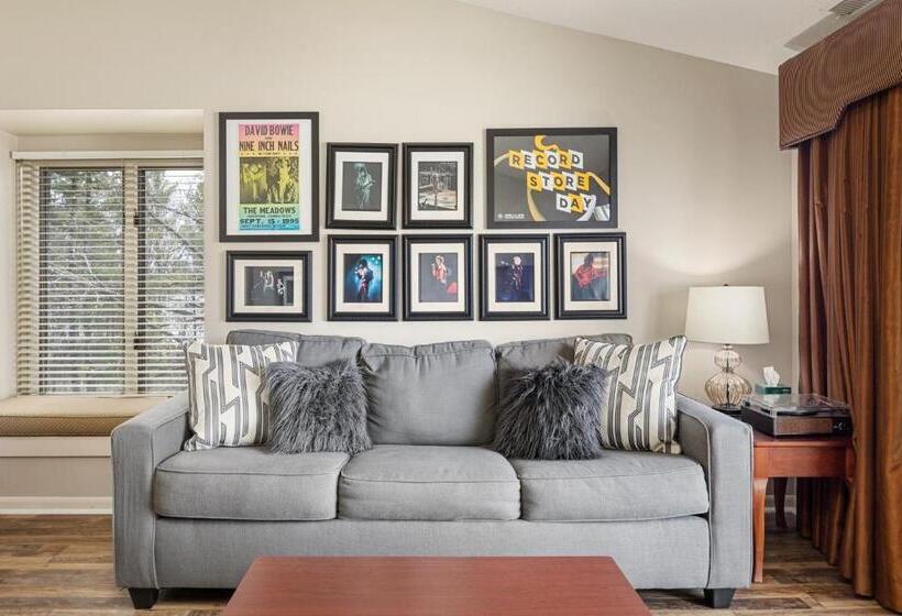 אתר נופש The Shores