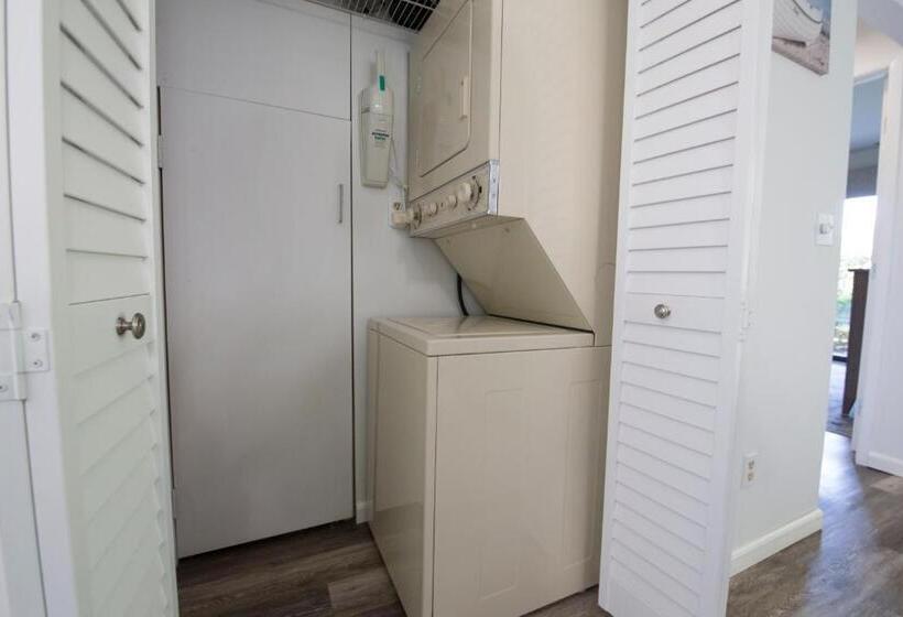 אתר נופש The Shores