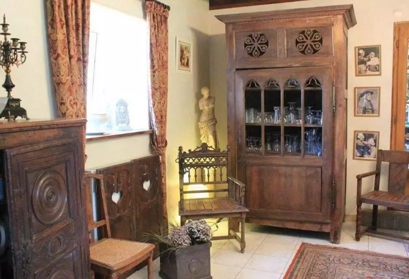 ベッドアンドブレックファースト Chambres D’hôte Manoir De Kerliviry