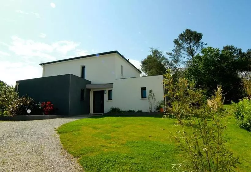 Aamiaismajoitus (B&B) Chambres Du Bout Du Monde