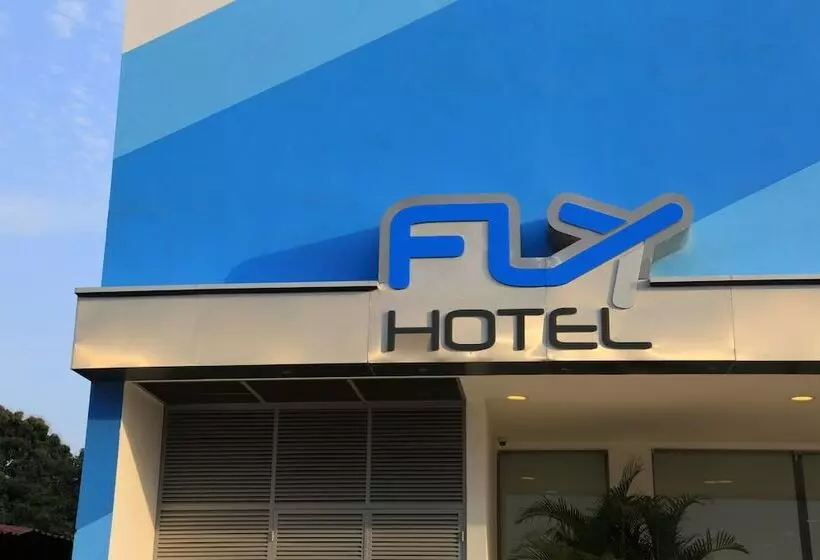 ホテル Fly