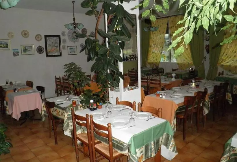 Hotel La Pierre Blanche