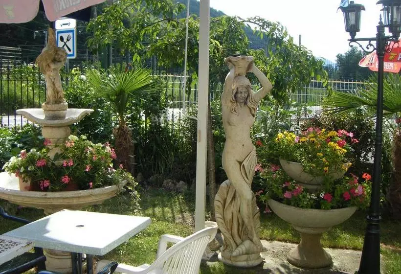 Hotel La Pierre Blanche