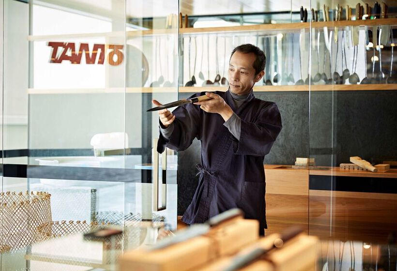 Отель Qt Melbourne