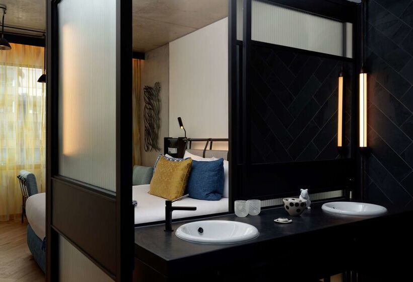 Отель Qt Melbourne