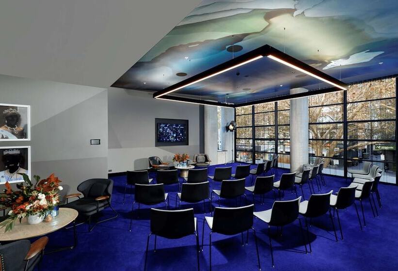 Отель Qt Melbourne