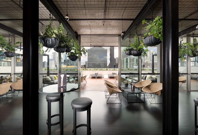 Отель Qt Melbourne