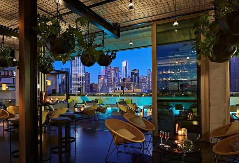 Отель Qt Melbourne