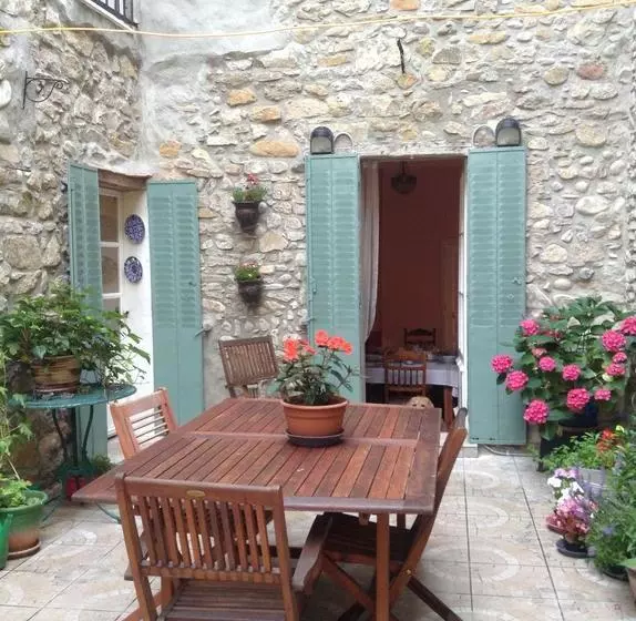 La Maison De La Riviere B&b