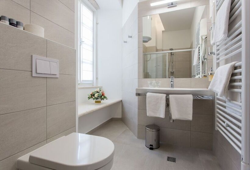 Klarisa Palace Rooms