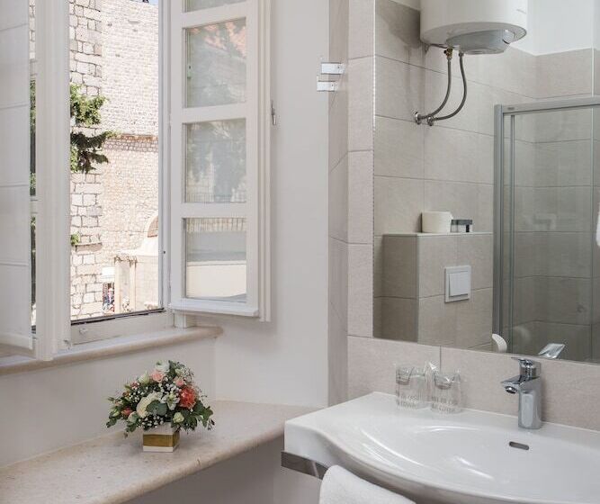 Klarisa Palace Rooms