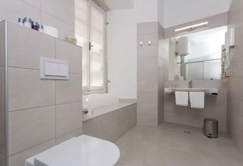 Klarisa Palace Rooms