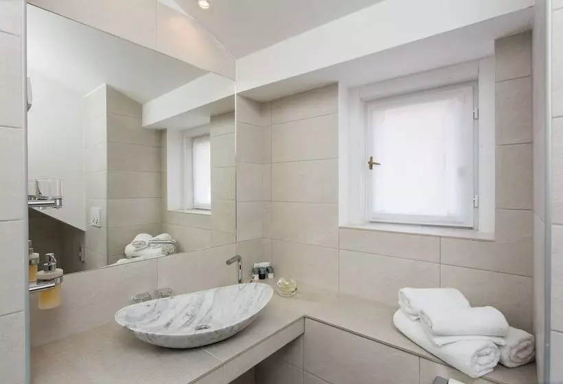 Klarisa Palace Rooms