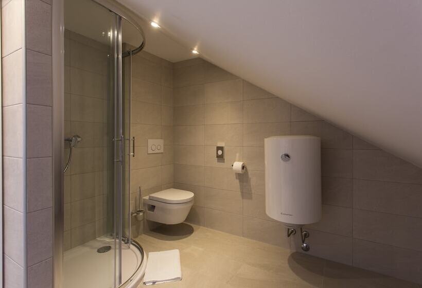 Klarisa Palace Rooms