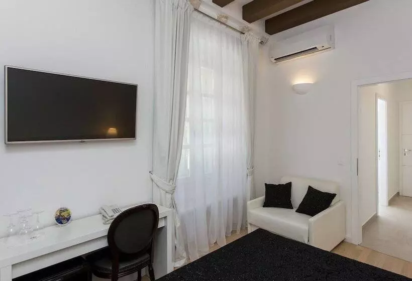 Klarisa Palace Rooms