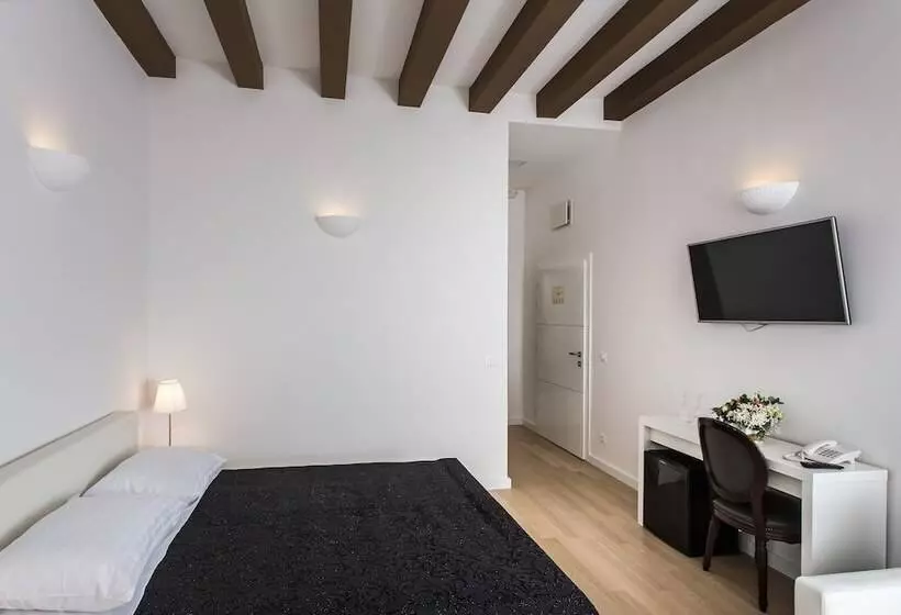 Klarisa Palace Rooms