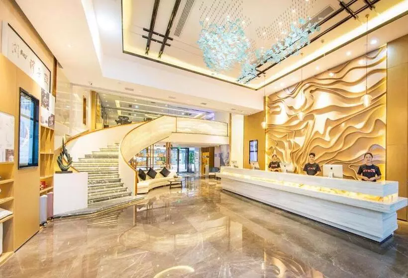 Atour Hotel Guiyang Guanshan Lake City Government