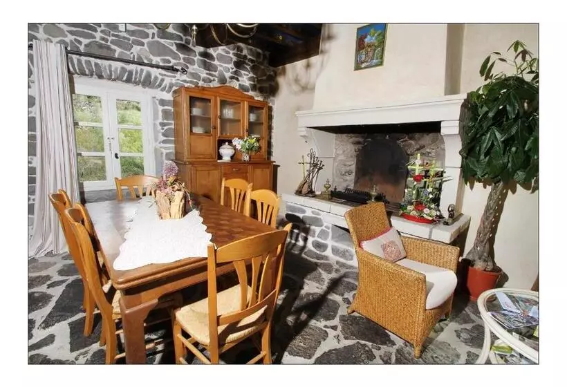 ベッドアンドブレックファースト Ferme Du Pic D Allier
