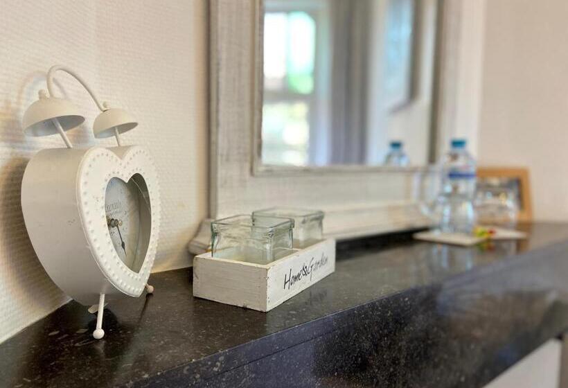 تختخواب و صبحانه Villa Louise