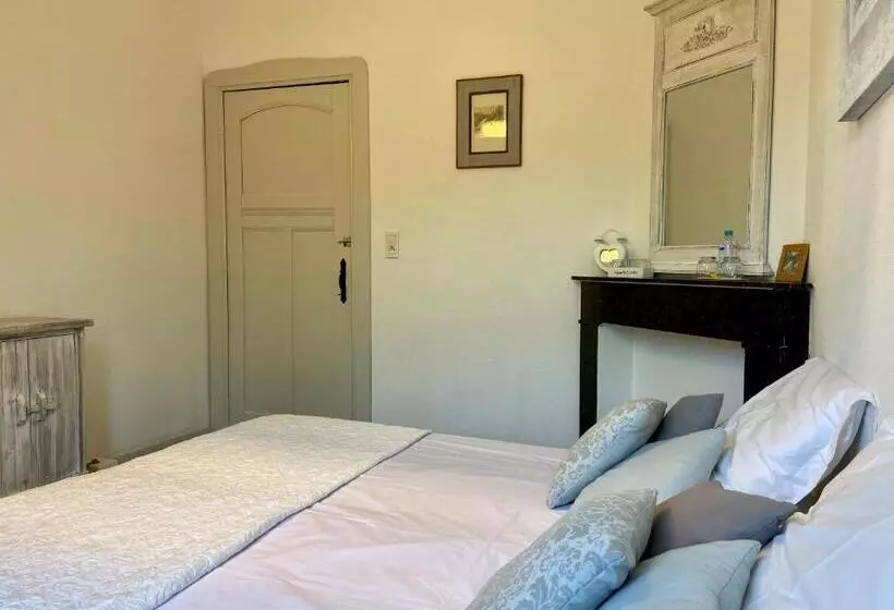 تختخواب و صبحانه Villa Louise