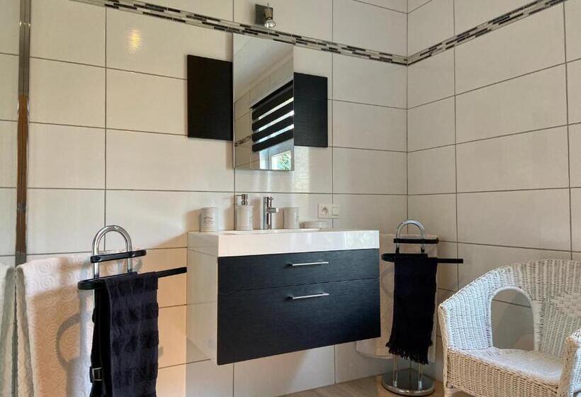 تختخواب و صبحانه Villa Louise