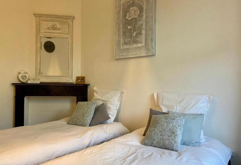 تختخواب و صبحانه Villa Louise