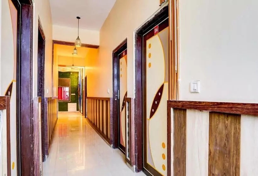 ホテル Oyo Alaska