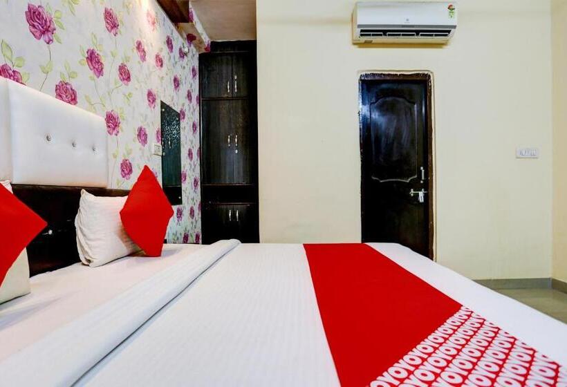 בית מלון כפרי Oyo Alaska