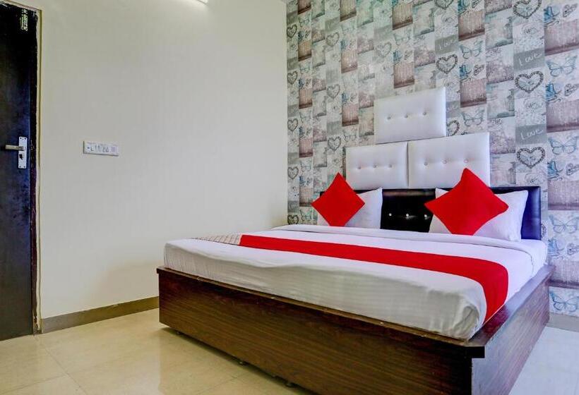 בית מלון כפרי Oyo Alaska