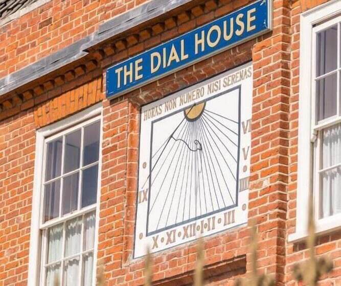 酒店 The Dial House
