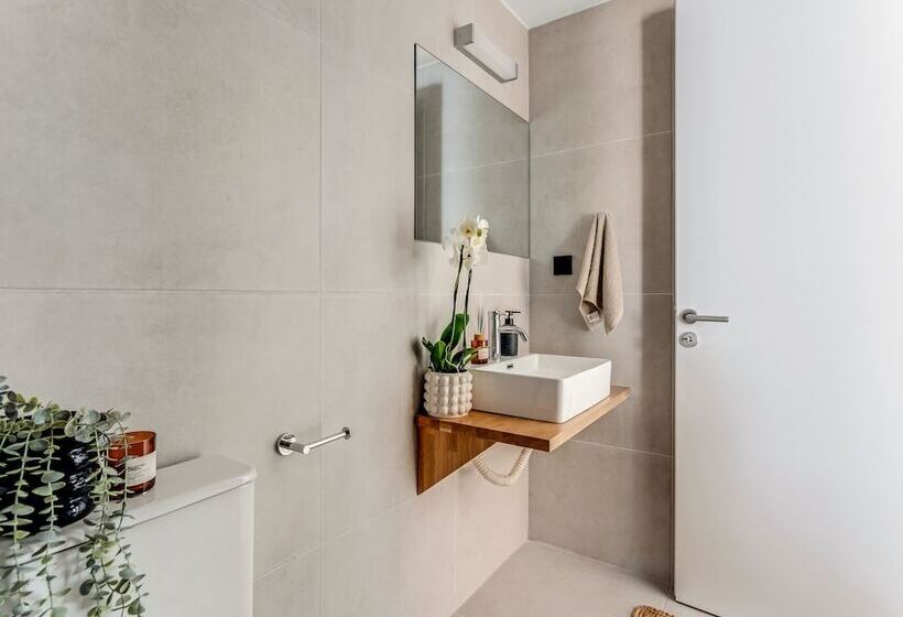 Pensão Sanders Port   Unique Studio With Roof Top Terrace