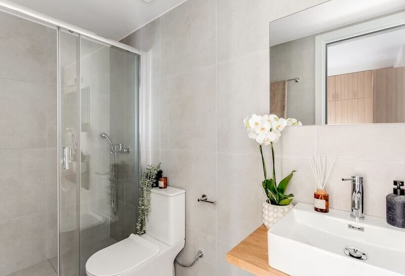 Pensão Sanders Port   Unique Studio With Roof Top Terrace